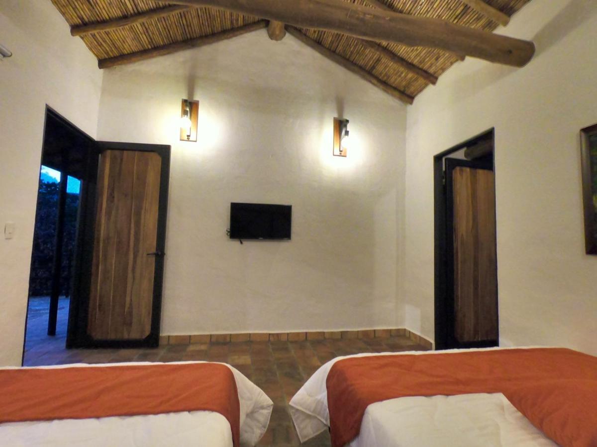 Hotel Casas De Campo El Ciruelo San Gil Extérieur photo